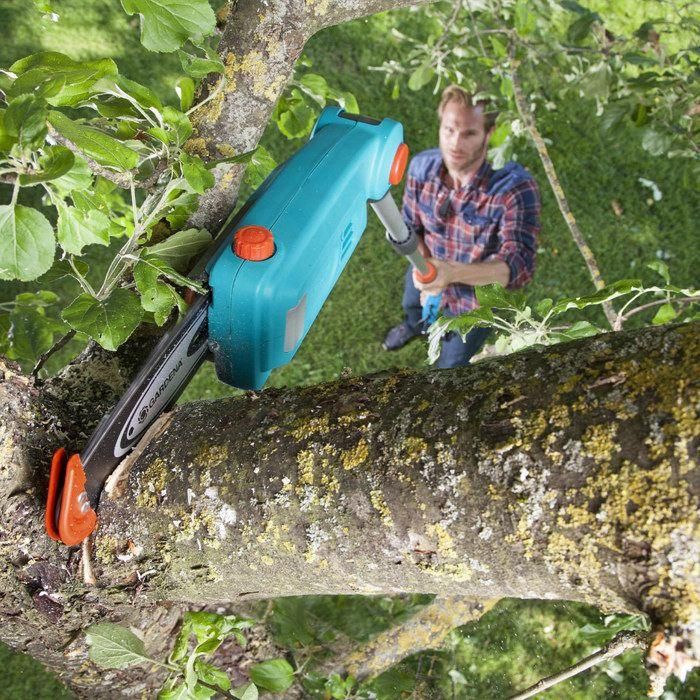 Gardena TCS 720 Podadora de pértiga eléctrica 720W, 20cm guía, telescópica 4,4m para poda segura desde suelo 3