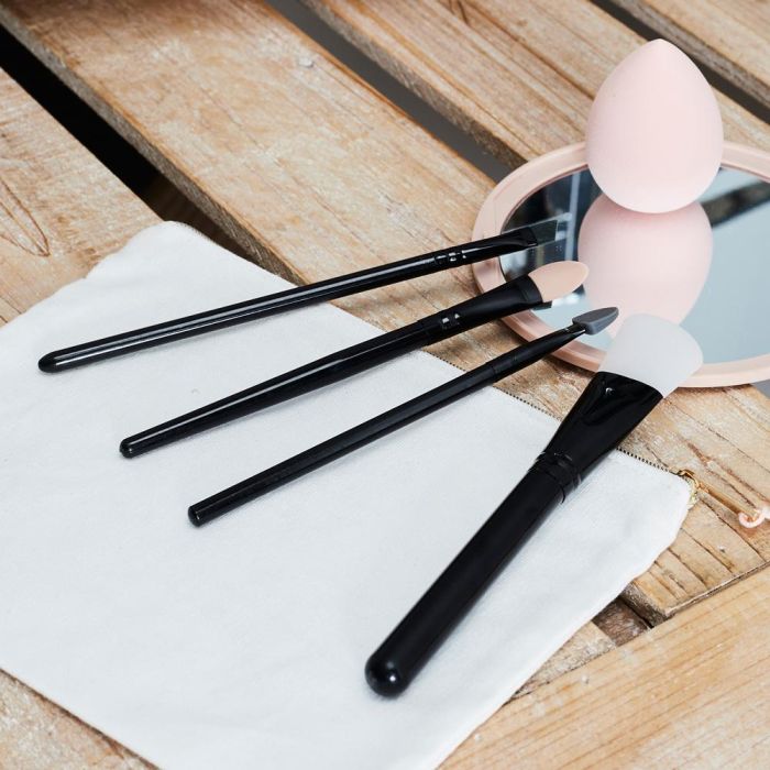 Cosmetic Club Juego de 4 Pinceles Maquillaje Silicón para Aplicación de Tonos y Polvos 1