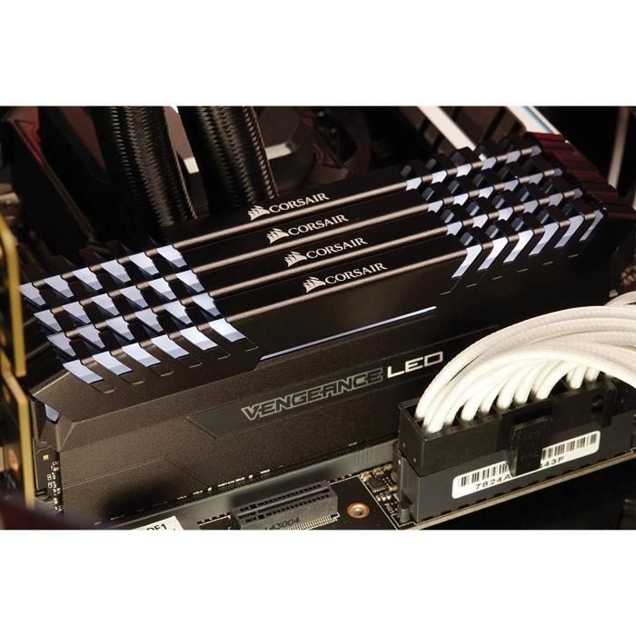 CORSAIR PC Memory Revenge LED - DDR4 - Kit 64GB (4 x 16GB) - 3000 - C15 1