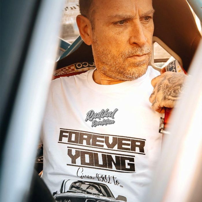 Radikal Revolution RKE30104XL Camiseta Forever Young Blanca Talla XL, Diseño Clásico BMW E30 Coche Mítico 2
