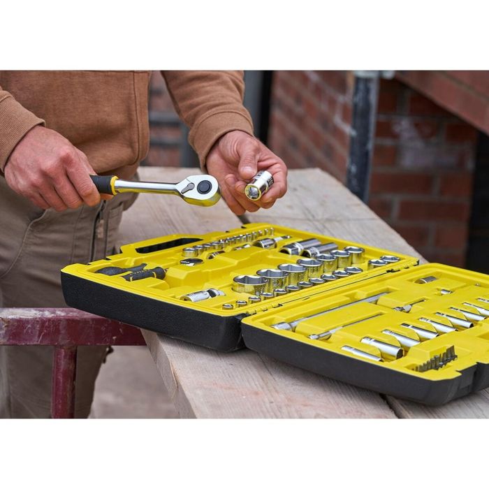 Stanley SET 81 PIEZAS de Vasos 1/4'' y 1/2'' FATMAX con Carraca de 120 Dientes, Extensiones y Puntas 34