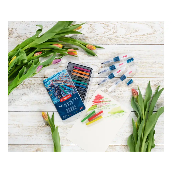 Derwent Barra Acuarelable Inktense Caja Metálica de 12 Unidades Colores Surtidos, Trazos Vivos Solubles en Agua 2