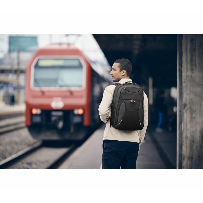 WENGER Cosmic 43,18cm 17Zoll Laptop Backpack with Tablet Pocket Black 8 WENGER Cosmic 43,18cm 17Zoll Laptop Backpack with Tablet Pocket Black 8