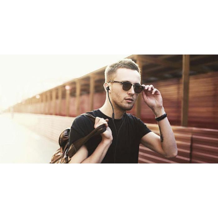 JBL Tune 210 Auriculares In-Ear Grises con Pure Bass, Control Remoto de 1 Botón y Micrófono Integrado para Llamadas 10