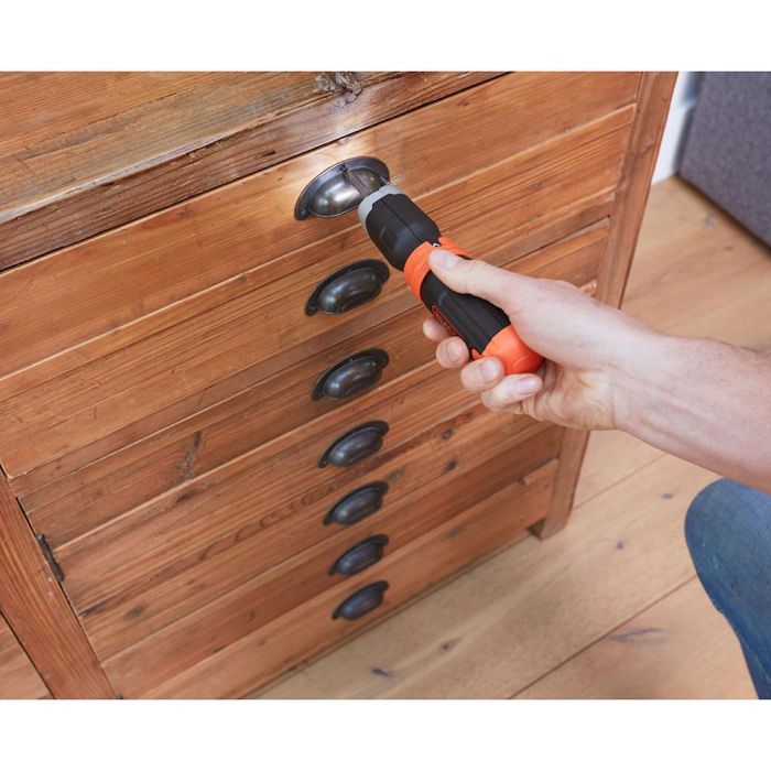 Black+Decker Atornillador en línea 6V BCF601C-XJ, reversible, incluye accesorios, 5Nm, 220RPM 2