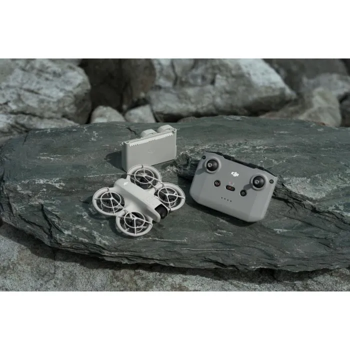 DJI Dron ultracompacto Neo Fly More Combo, 135g, Accesorios Incluidos, Captura Cinematográfica 1