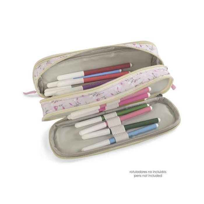Estuche con tres compartimentos 1 Estuche con tres compartimentos 1