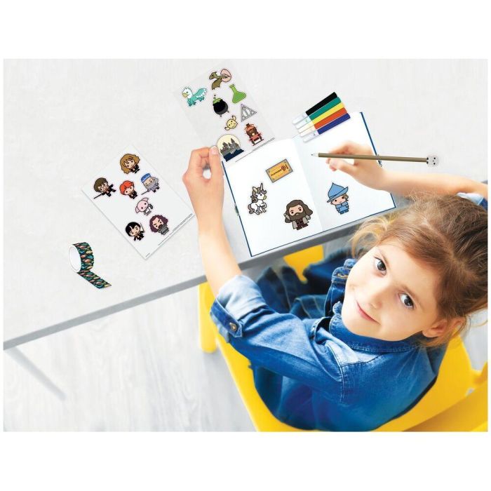 HARRY POTTER Agenda Electrónica Mágica con Efectos de Luz, Candado y Llaves. Incluye Bolígrafo, Rotuladores y Pegatinas para Decorar 3 HARRY POTTER Agenda Electrónica Mágica con Efectos de Luz, Candado y Llaves. Incluye Bolígrafo, Rotuladores y Pegatinas para Decorar 3