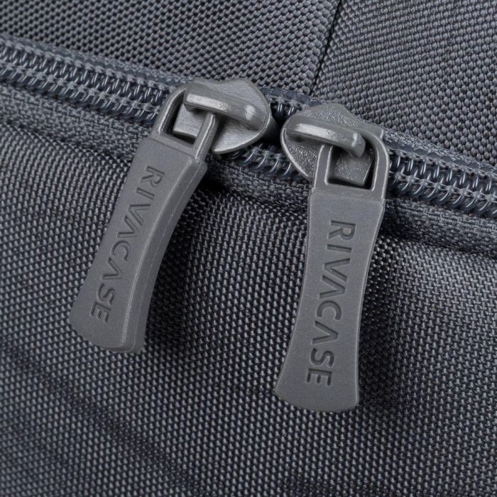 Rivacase Alpendorf 7569 Mochila urbana para portátil 17.3" gris de poliéster reciclado, resistente al agua 4 Rivacase Alpendorf 7569 Mochila urbana para portátil 17.3" gris de poliéster reciclado, resistente al agua 4