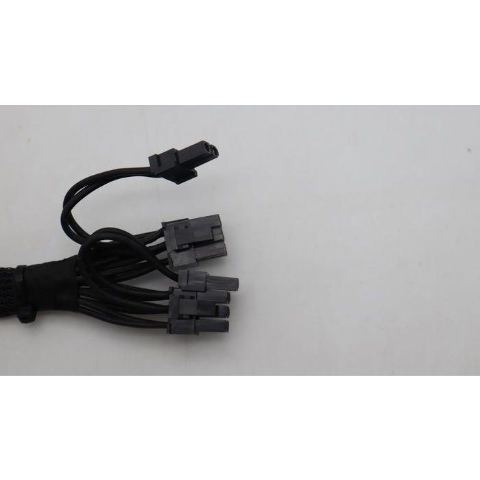 Lenovo Cable Interno, 270mm, Conecta Fru16p a Dual PCIe 6+2p para Sistemas Lenovo, Transmisión de Datos Fiable 1 Lenovo Cable Interno, 270mm, Conecta Fru16p a Dual PCIe 6+2p para Sistemas Lenovo, Transmisión de Datos Fiable 1