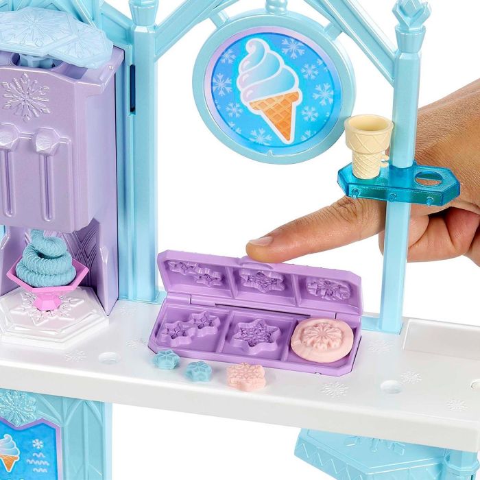 Mattel Hmj48 Heladería Elsa y Olaf Disney Frozen - Conjunto de juego de postres con plastilina y 10+ accesorios +4 años 2