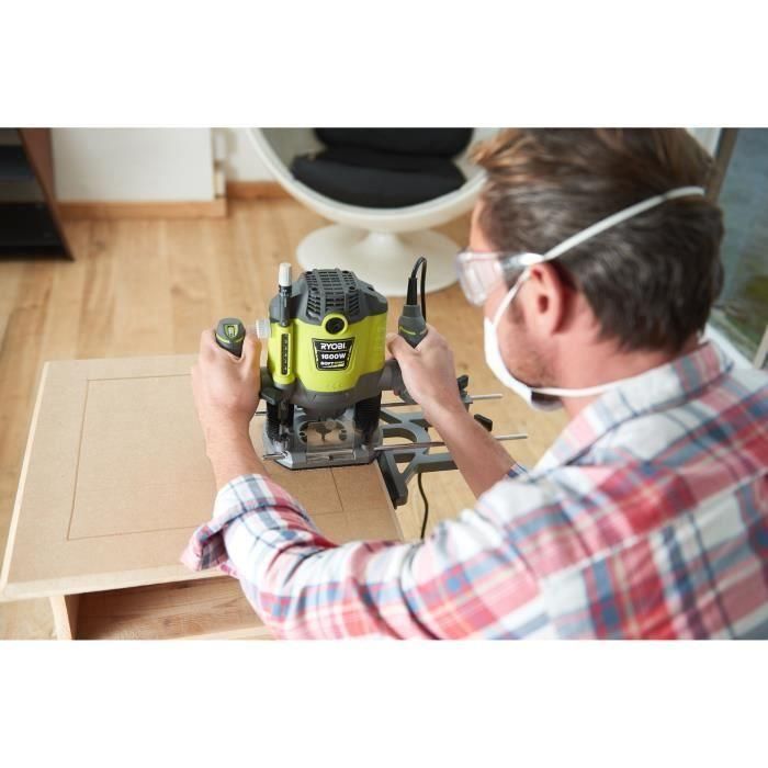 RYOBI RRT1600 - K - Router 1600 Watts + 5 cortadores 2