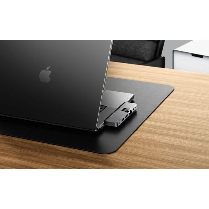 Hyper 1x HDMI, 1x Ethernet Gigabit, 1x 3.5mm, 1x USB-A, 1x USB-C, 1 x Thunderbolt 4, 11.94 x 3.75 x 1.11 cm, grey 3 Hyper 1x HDMI, 1x Ethernet Gigabit, 1x 3.5mm, 1x USB-A, 1x USB-C, 1 x Thunderbolt 4, 11.94 x 3.75 x 1.11 cm, grey 3