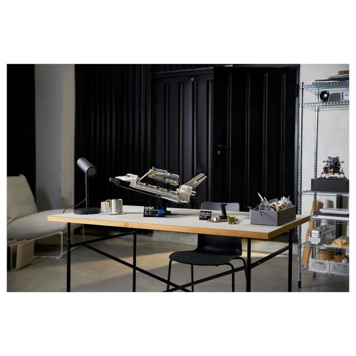 LEGO Creator Expert NASA Spaceshuttle Discovery - Set de construcción 2354 piezas, Maqueta del Transbordador Espacial, para adultos y fans 36