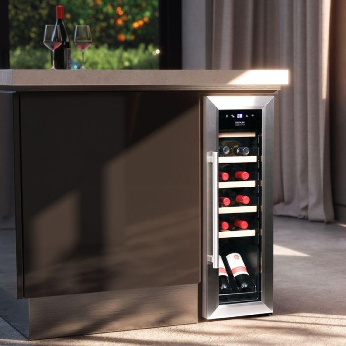 Cecotec Vinoteca GrandSommelier 1250 12 botellas LED cristal negro estantes madera display táctil 7