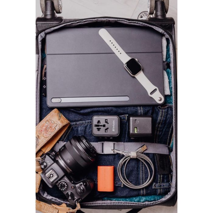Verbatim Uta-02 Adaptador Universal De Viaje Con 1 Puerto Usb-C - 1 Puerto Usb-A 15