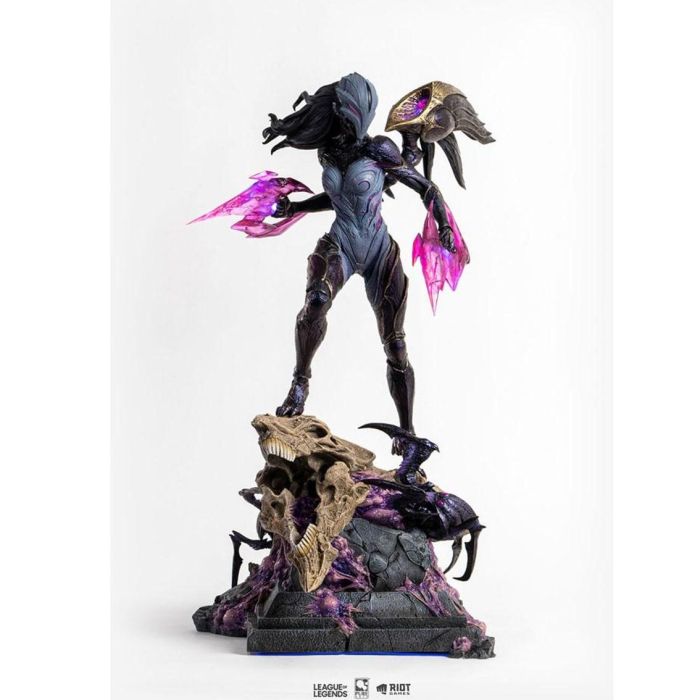Figura League of Legends Kai'Sa 1/4 en poliresina con luz, 35x35.3x58.8 cm, edición limitada 2000 unidades 1 Figura League of Legends Kai'Sa 1/4 en poliresina con luz, 35x35.3x58.8 cm, edición limitada 2000 unidades 1