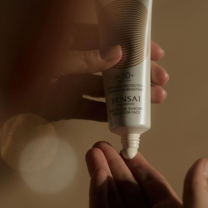 Sensai Protector Solar Facial Anti-Edad Silky Bronze SPF50+ 50 ml 2