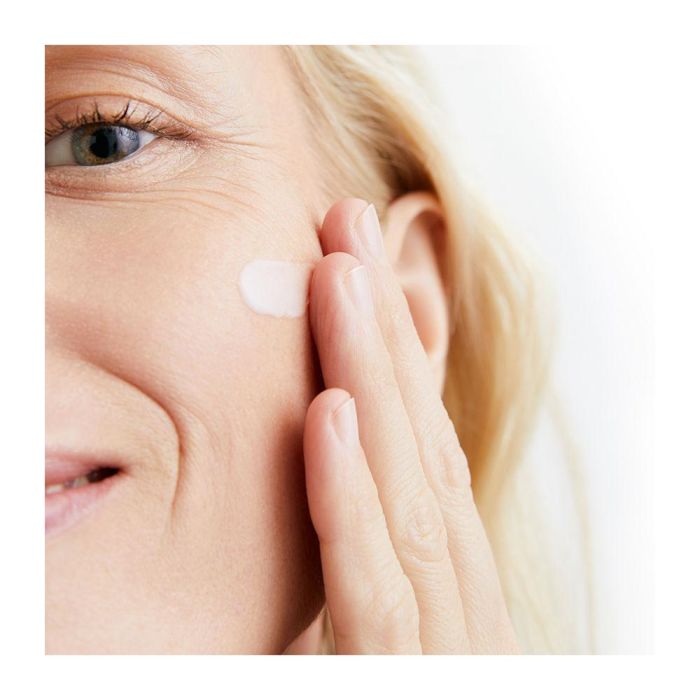 Eucerin HYALURON FILLER + elasticity Noche Crema Facial Antiarrugas Antiedad Hidratante 50 ml 1 Eucerin HYALURON FILLER + elasticity Noche Crema Facial Antiarrugas Antiedad Hidratante 50 ml 1