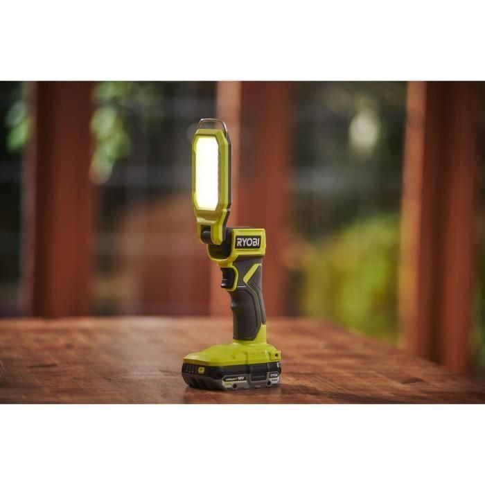 Linterna LED compacta - RYOBI - 18V - 3 intensidades: 800 / 400 / 100 Lúmenes - Plegable y con gancho 1 Linterna LED compacta - RYOBI - 18V - 3 intensidades: 800 / 400 / 100 Lúmenes - Plegable y con gancho 1