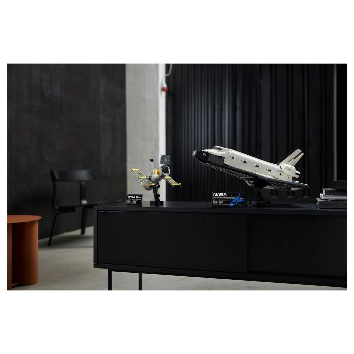 LEGO Creator Expert NASA Spaceshuttle Discovery - Set de construcción 2354 piezas, Maqueta del Transbordador Espacial, para adultos y fans 22