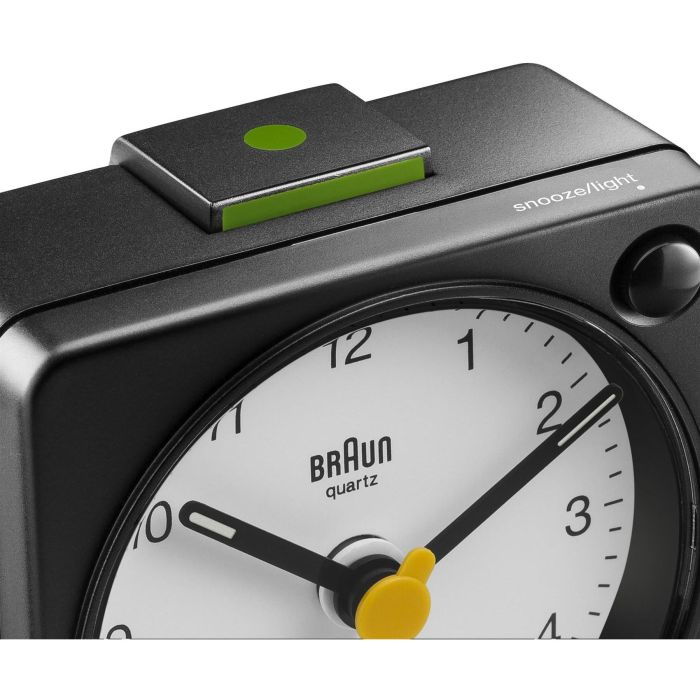 Braun BC 02 XBW Quarzwecker schwarz-wei Lichtf. 4