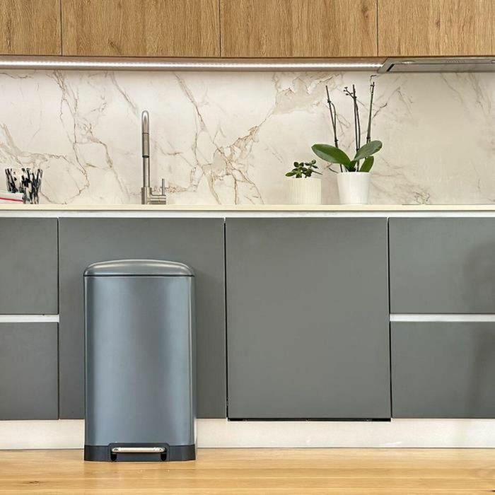 Kitchen Move KIT3666162006631 Cubo de basura de cocina con pedal 40L Gris Mate Acero Inoxidable Modelo Greenwich 1