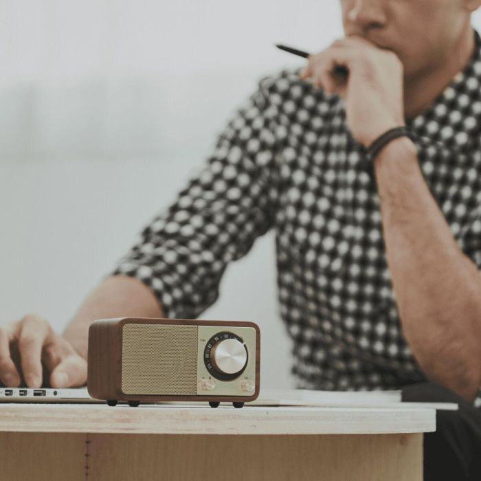 Radio Portátil Bluetooth Sangean Retro Madera FM 1