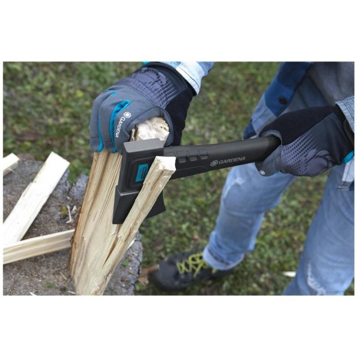 Gardena 900 B Hacha Universal con Mango de Plástico, Revestimiento Antiadherente, Ergonómica, Negro y Azul, 34 mm 1 Gardena 900 B Hacha Universal con Mango de Plástico, Revestimiento Antiadherente, Ergonómica, Negro y Azul, 34 mm 1