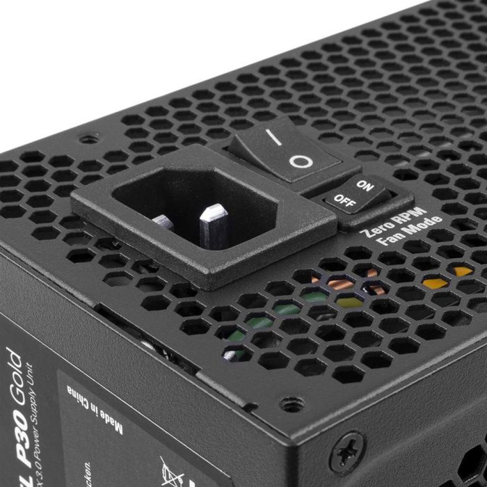 1000W Sharkoon REBEL P30 Gold 1000W ATX3.0 (schwarz. 4x PCIe. Kabel-Management. 1000 Watt) 3 1000W Sharkoon REBEL P30 Gold 1000W ATX3.0 (schwarz. 4x PCIe. Kabel-Management. 1000 Watt) 3