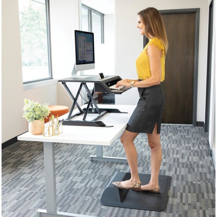 Fellowes LOTUS LT Sitz-Steh-Workstation Schwarz 6 Fellowes LOTUS LT Sitz-Steh-Workstation Schwarz 6