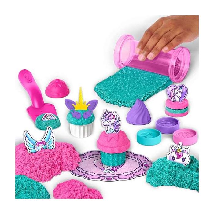 Spin Master 6065201 Kinetic Sand Set Pastelería Unicornio con Brillo y Neón, Moldes y Accesorios para Niños +3 Años 3 Spin Master 6065201 Kinetic Sand Set Pastelería Unicornio con Brillo y Neón, Moldes y Accesorios para Niños +3 Años 3
