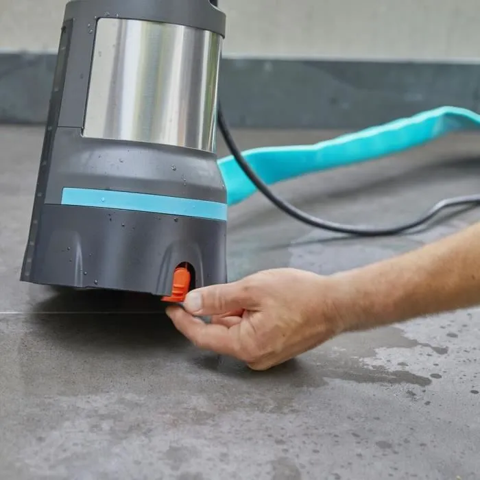 Gardena Bomba de Agua Clara 11000 Aquasensor | 11000l/h | 450W | Desagüe | Arranque/Paro Automático 3