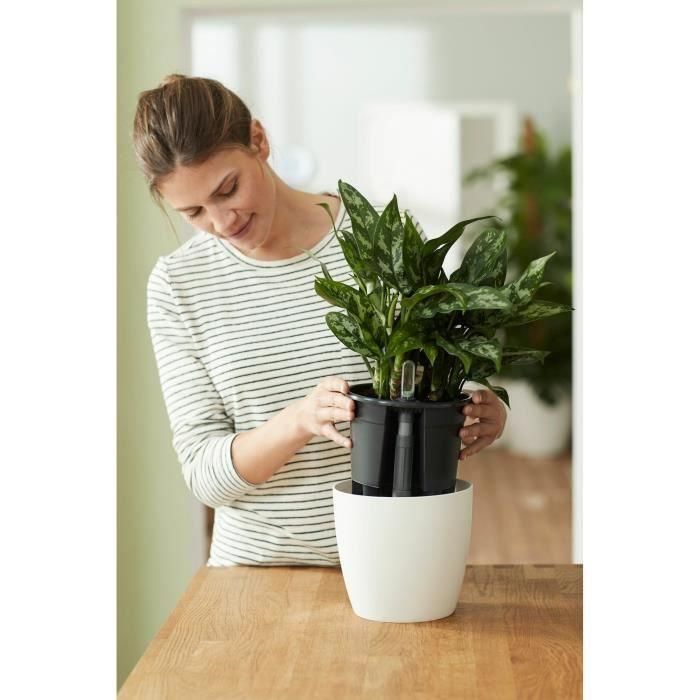 Elho Maceta con autorriego Insert 36 - Negro - Ø 36 x H 35 cm - accesorios de interior - 100% reciclado 4 Elho Maceta con autorriego Insert 36 - Negro - Ø 36 x H 35 cm - accesorios de interior - 100% reciclado 4