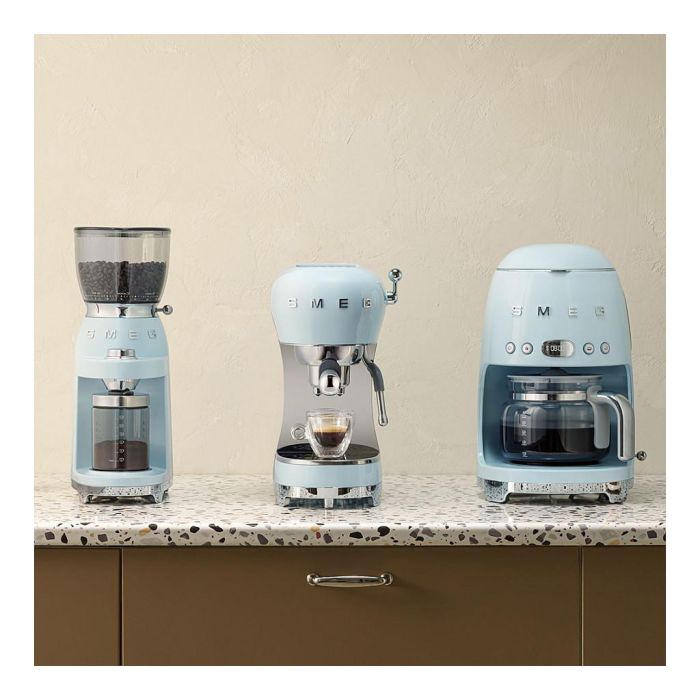 Smeg ECF02PBEU Máquina Espresso, 1.1L, 1350W, Pastel Blue 3