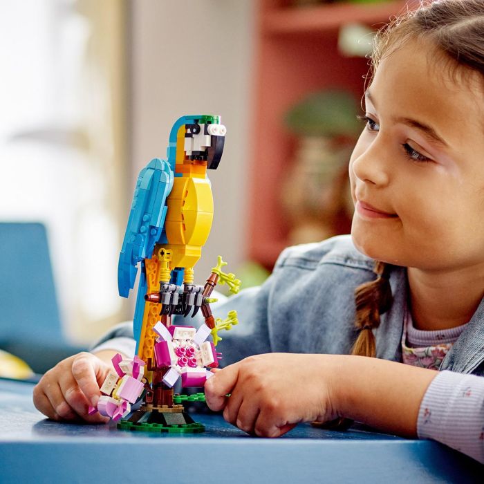 LEGO 31136 Creator 3en1 Loro Exótico - Set de Construcción de Animales de la Selva Transformable en Pez y Rana 4 LEGO 31136 Creator 3en1 Loro Exótico - Set de Construcción de Animales de la Selva Transformable en Pez y Rana 4