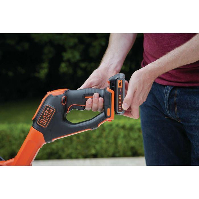 Black+Decker STC1820EPC Cortadora Inalámbrica 18V Litio 2Ah - Recortadora de Jardín 28cm Corte, 2 Velocidades Eco-Turbo, Cabezal Giratorio 6 Black+Decker STC1820EPC Cortadora Inalámbrica 18V Litio 2Ah - Recortadora de Jardín 28cm Corte, 2 Velocidades Eco-Turbo, Cabezal Giratorio 6