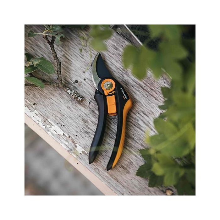 Fiskars P541 Tijera de podar Bypass Plus SmartFit para jardín, aluminio y acero, 201 mm, corte hasta 24 mm 2 Fiskars P541 Tijera de podar Bypass Plus SmartFit para jardín, aluminio y acero, 201 mm, corte hasta 24 mm 2