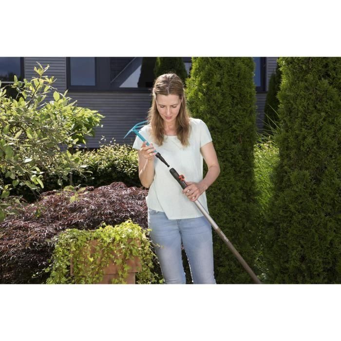 Gardena Serfouette Gancho para flores Combisystem con mango ergonómico extraíble, punta y tenedor 3 dientes, ancho 6,5 cm 1 Gardena Serfouette Gancho para flores Combisystem con mango ergonómico extraíble, punta y tenedor 3 dientes, ancho 6,5 cm 1