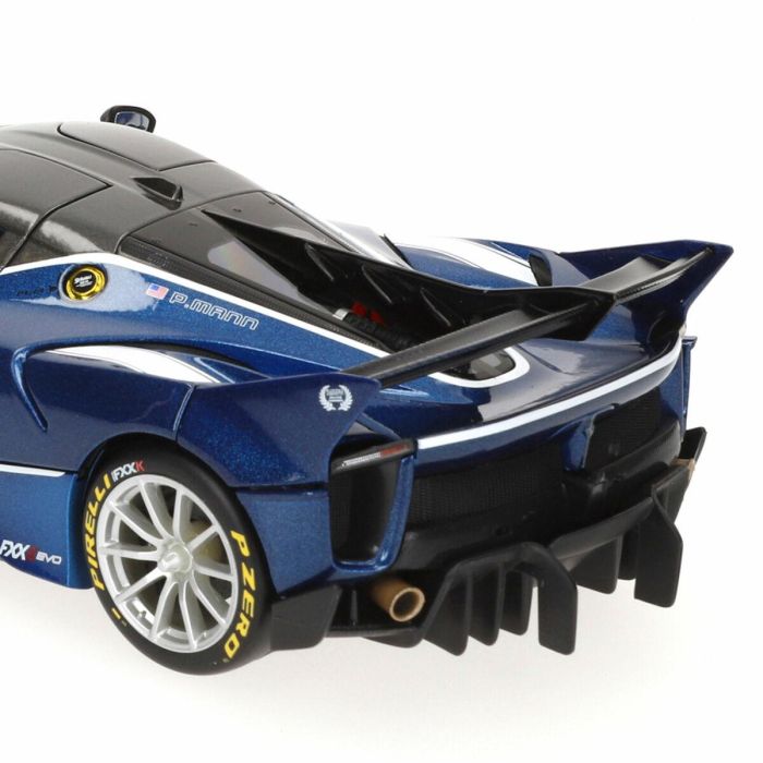 Coche Bburago Ferrari FXX K-EVO #27 BL 1:18 2 Coche Bburago Ferrari FXX K-EVO #27 BL 1:18 2