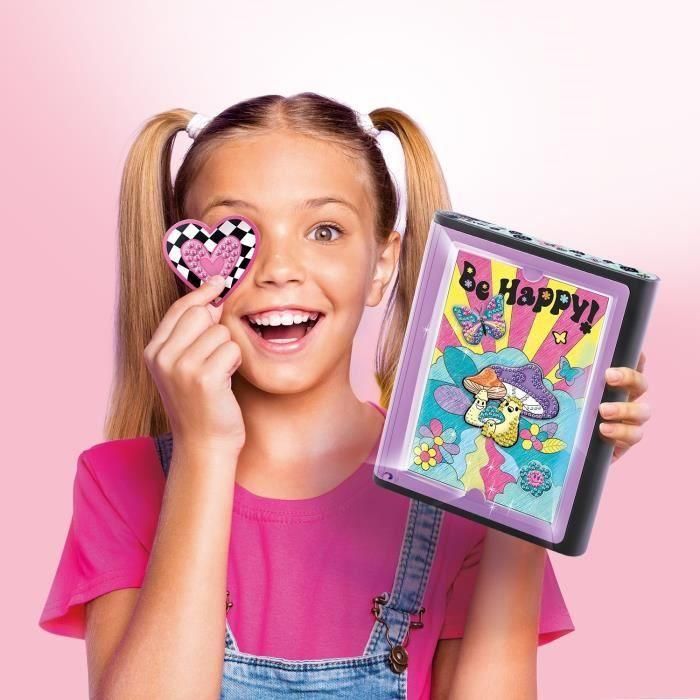 Canal Toys Maletín de Arte Diamond Art Luminoso con Pizarra LED, Strass, Diamantes y Accesorios para Niños +3 Años 4