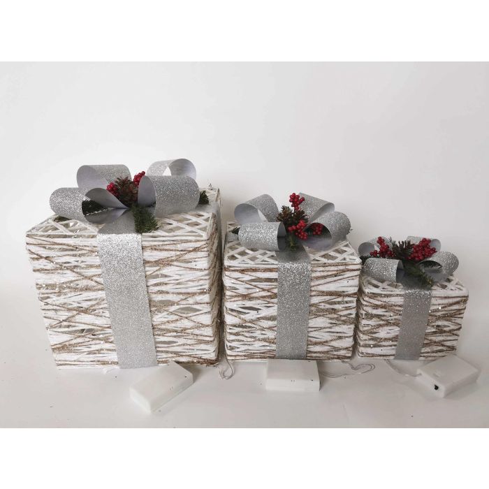 DKD Home Decor Set 3 Regalos Navidad Modernos con LED, Blanco Plateado, de Ratán, Funciona con 3 Pilas AA, 25x28x25 cm