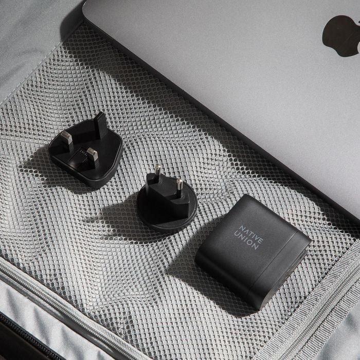 Native Union Fast Gan Charger Pd 67W. Black. Int. 3 Native Union Fast Gan Charger Pd 67W. Black. Int. 3
