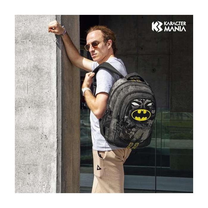 Karactermania Mochila Batman Run. Plus FAN Caped Negro 44x34x21cm Ripstop Compartimentos USB 2