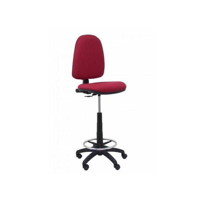 Taburete Piqueras Y Crespo Ayna Ergonomico Mecanismo De Contacto Permanente Regulable En Altura Y Aro Reposapies Asiento Y Respaldo Tapizados Bali Granate