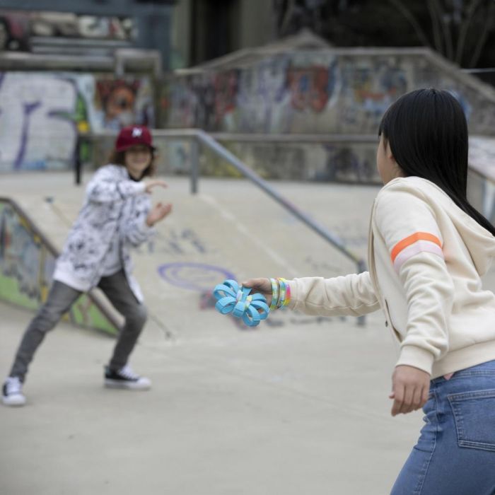 Bizak Juego The Band It Ball 3 en 1, Pelota, Balón de Rugby o Frisbee 6