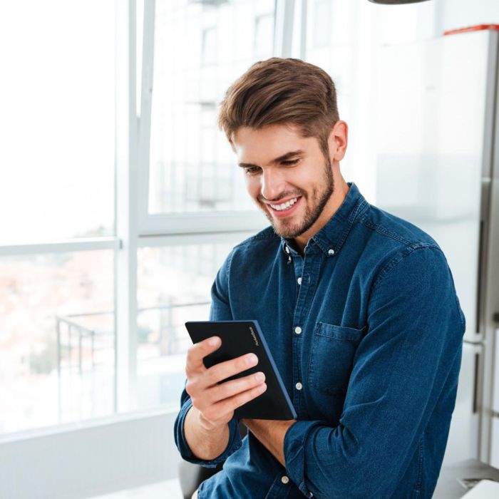 PocketBook Verse Pro - Lector de eBooks 6" con Audiolibros Bluetooth, SMARTlight, Resistente al Agua IPX8, 16 GB, Color Azure o Passion Red PocketBook Verse Pro - Lector de eBooks 6" con Audiolibros Bluetooth, SMARTlight, Resistente al Agua IPX8, 16 GB, Color Azure o Passion Red