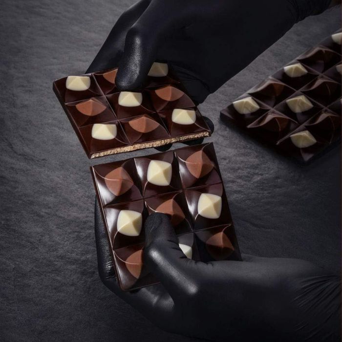 Quttin Molde Para Chocolate Surtido 17.5 cm Ancho x 2.5 cm Alto x 27.5 cm Largo (12 Unidades)