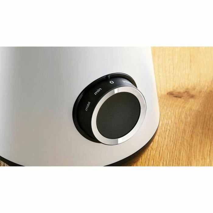 Licuadora VitaPower - BOSCH - MMB6141W - 1200 W - 30000 rpm - 2 velocidades + turbo - Bol de 2 L - 4 cuchillas desmontables - Blanca 1 Licuadora VitaPower - BOSCH - MMB6141W - 1200 W - 30000 rpm - 2 velocidades + turbo - Bol de 2 L - 4 cuchillas desmontables - Blanca 1