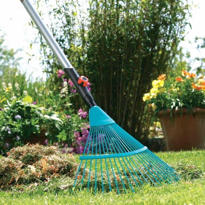Gardena Rastrillo Escoba de Alambre Combisystem para Césped - 50 cm, Púas Robustas, Duroplast para Limpiar y Airear Musgo 2 Gardena Rastrillo Escoba de Alambre Combisystem para Césped - 50 cm, Púas Robustas, Duroplast para Limpiar y Airear Musgo 2